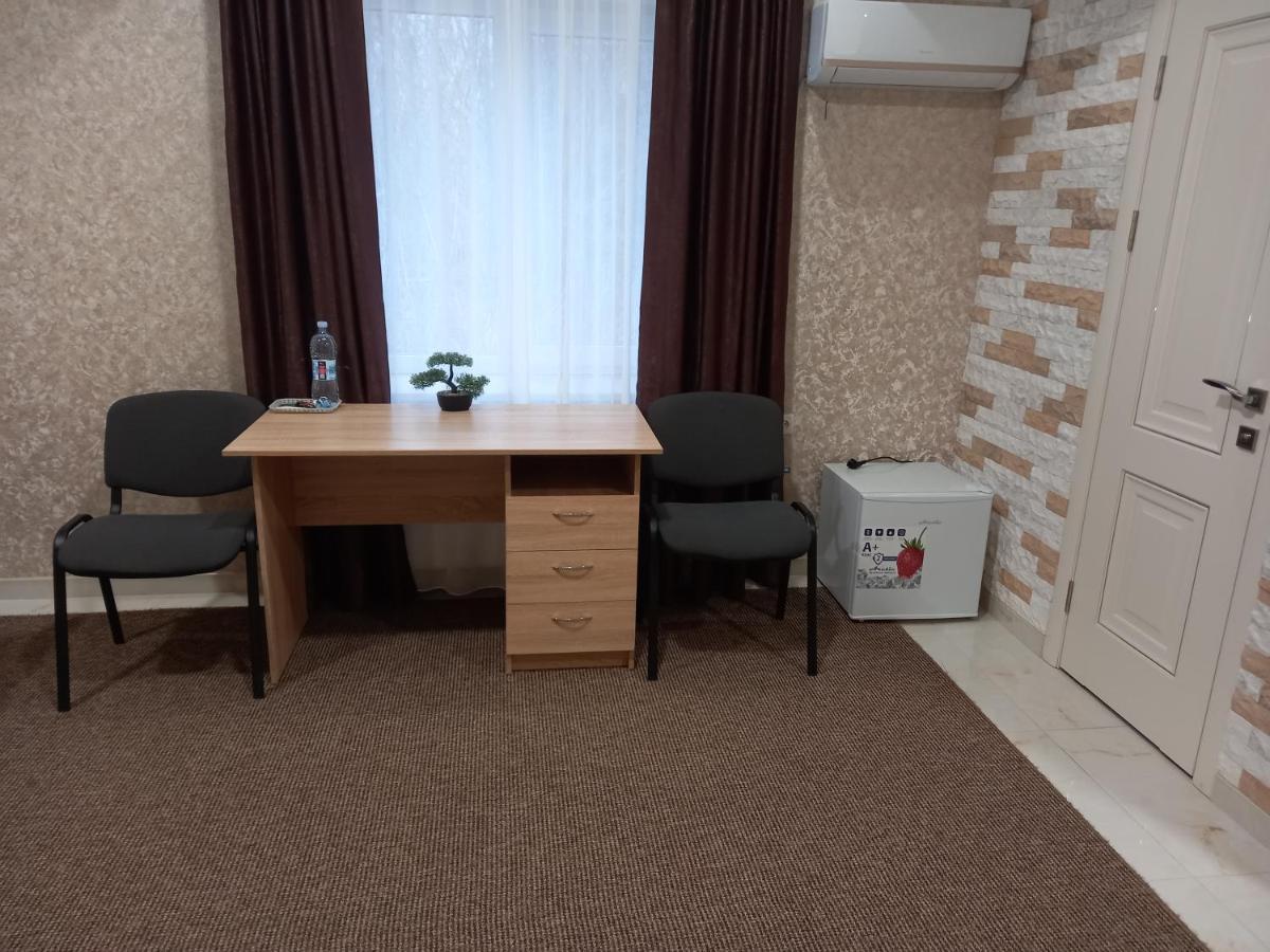 Готель River House Umanʼ Екстериор снимка