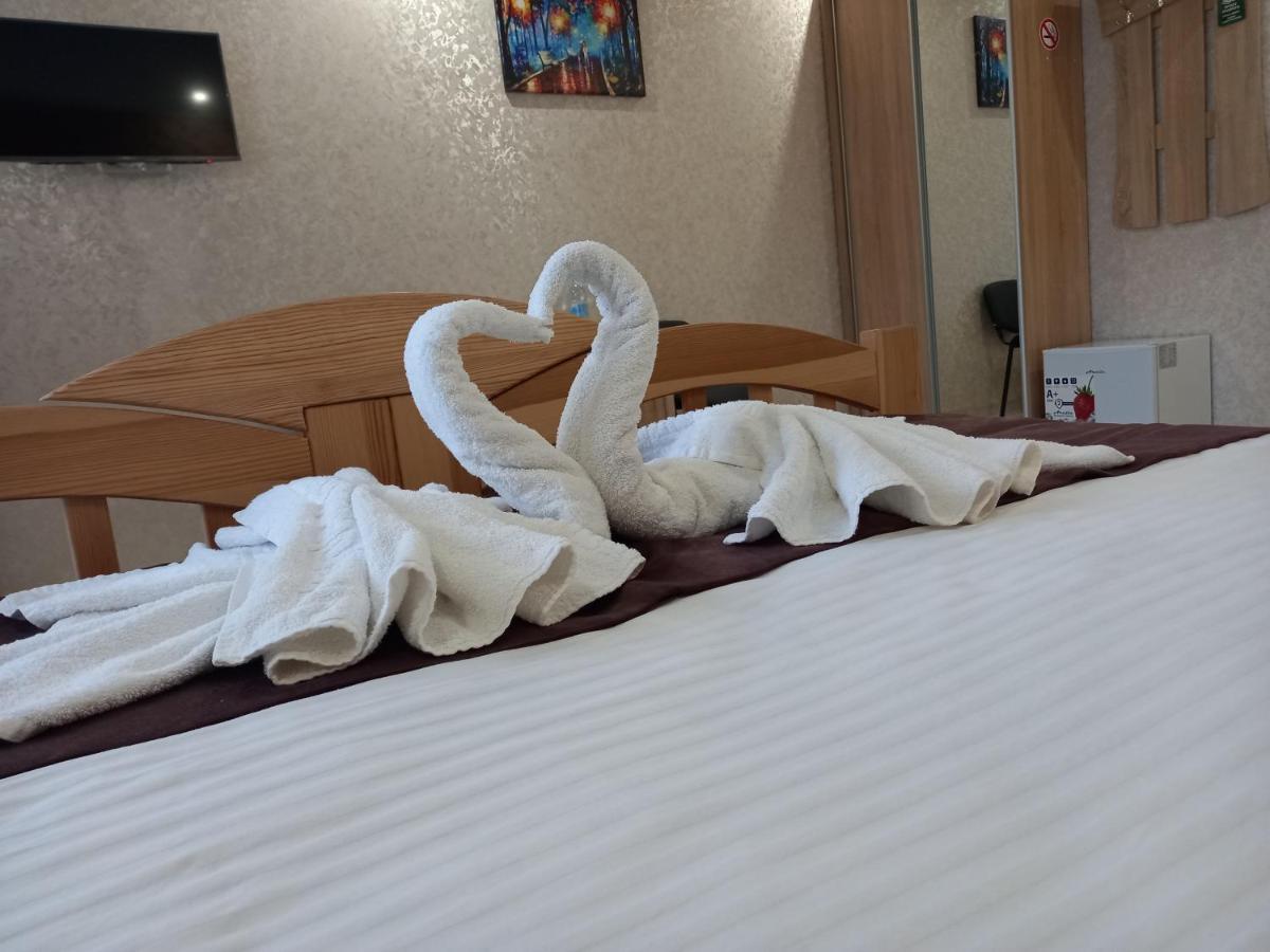 Готель River House Umanʼ Екстериор снимка