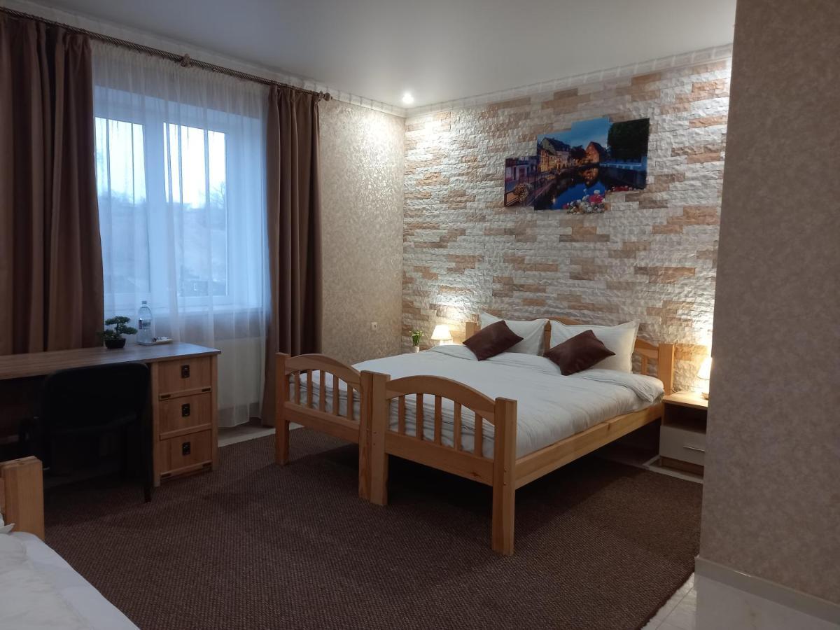 Готель River House Umanʼ Екстериор снимка