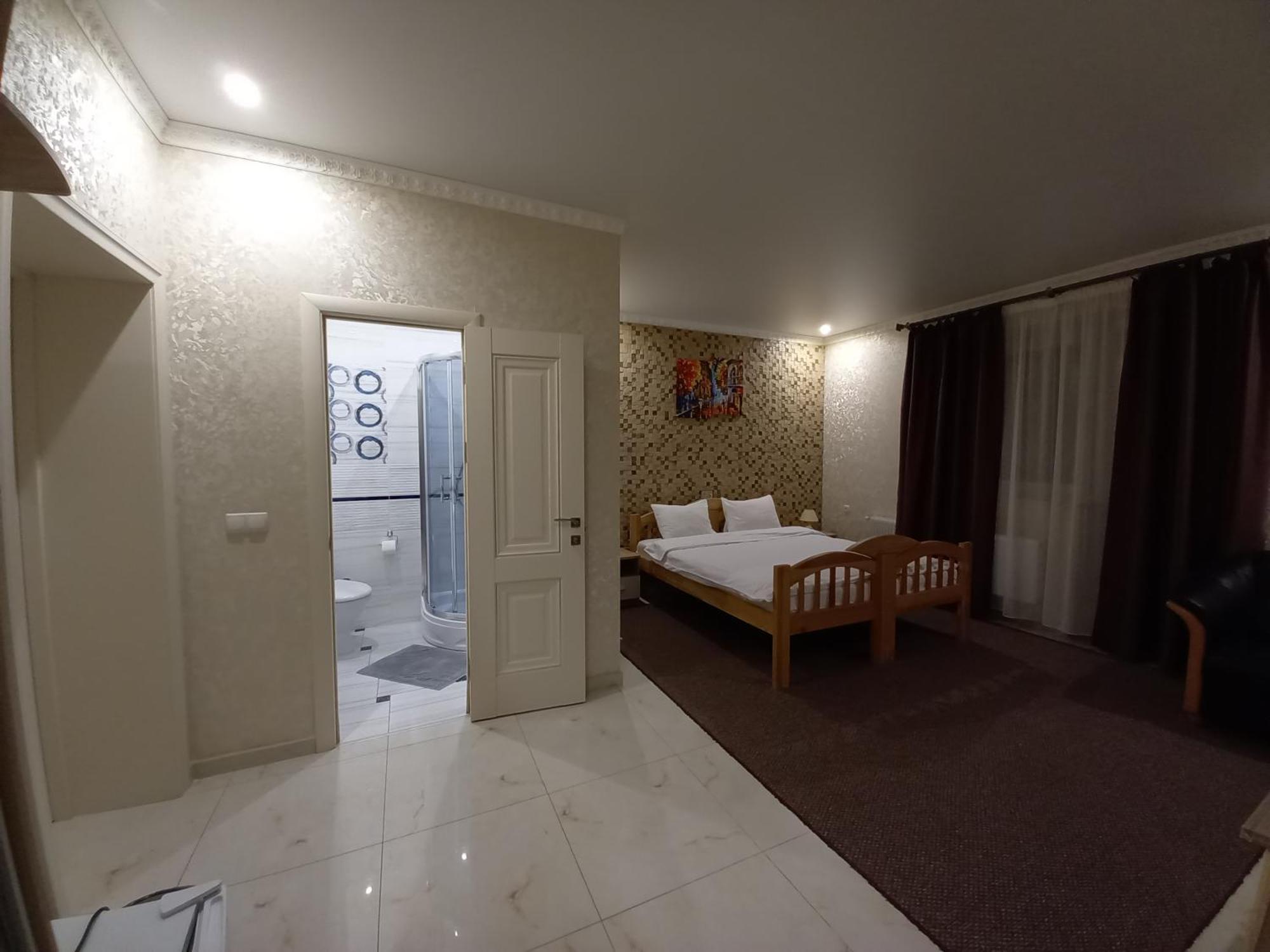 Готель River House Umanʼ Екстериор снимка