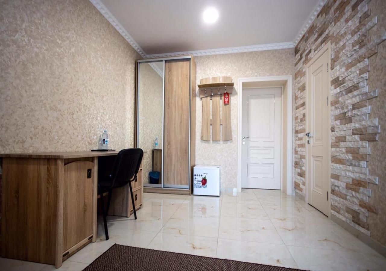 Готель River House Umanʼ Екстериор снимка