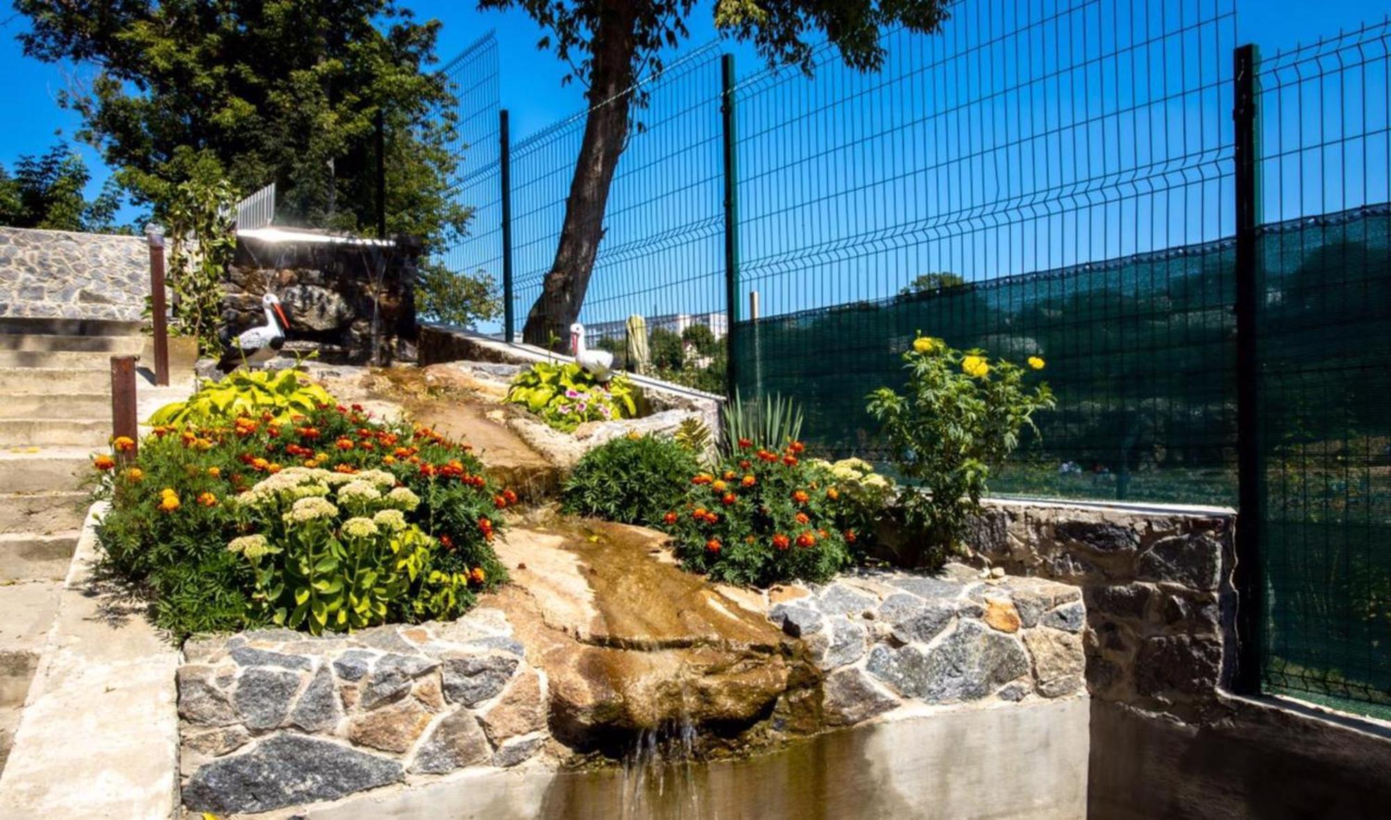 Готель River House Umanʼ Екстериор снимка