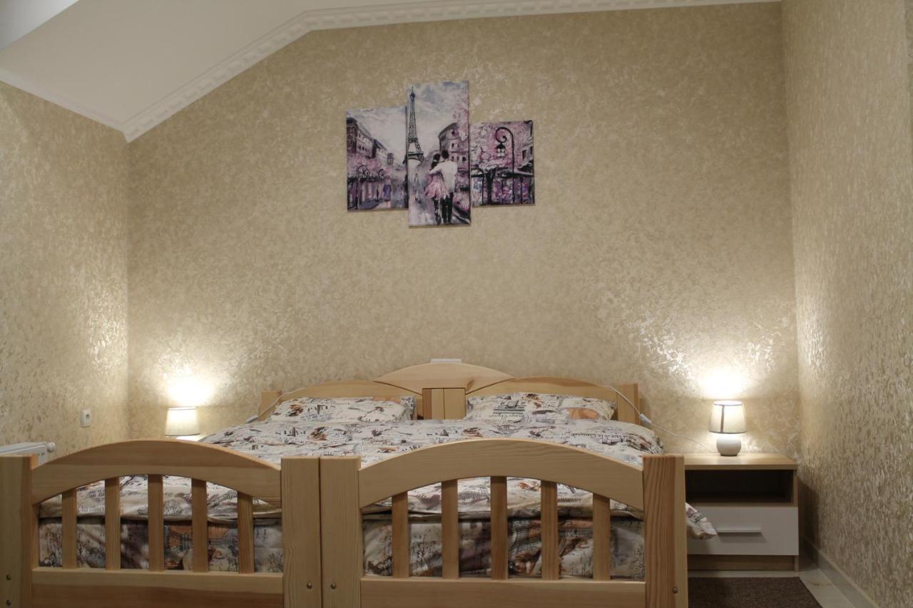 Готель River House Umanʼ Екстериор снимка