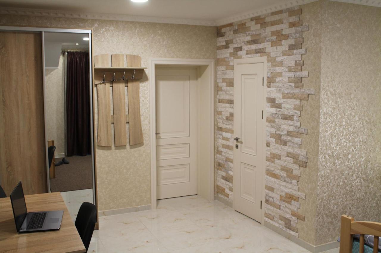 Готель River House Umanʼ Екстериор снимка