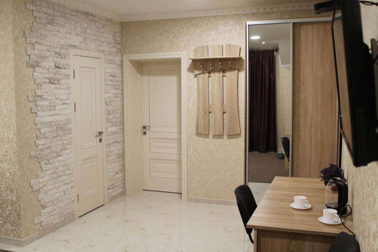 Готель River House Umanʼ Екстериор снимка